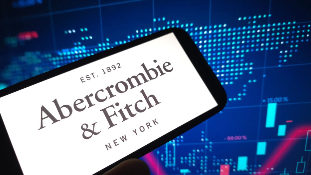 Fitch Downgrades France’s Credit Rating Amid Political and Fiscal Turmoil